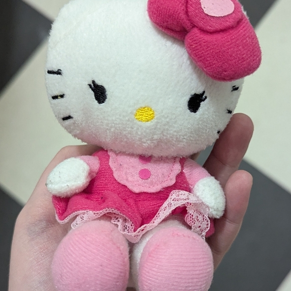 Hello Kitty Plush Doll - Picture 6 of 8